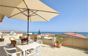 Amazing apartment in Donnalucata with WiFi and 2 Bedrooms
